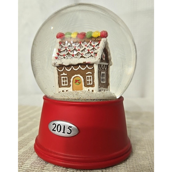 Threshold 2015 Snow Globe Gingerbread House "We Wish You a Merry Christmas" - Picture 1 of 8